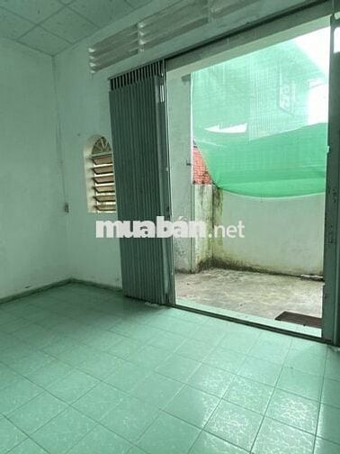 Nhà sử dụng 90m2 2P ngủ gần chợ Bình Thủy
