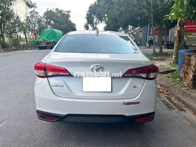 Toyota Vios E CVT 2024 màu trắng