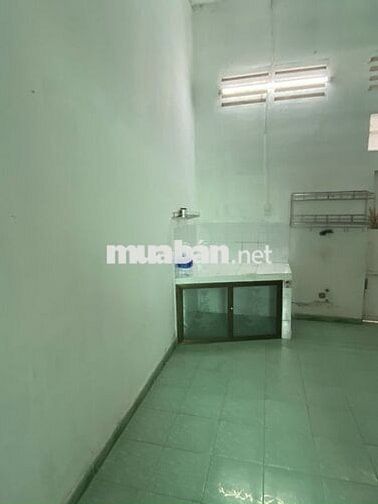 Nhà sử dụng 90m2 2P ngủ gần chợ Bình Thủy