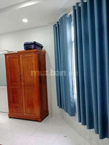 CHO THUÊ NHÀ 2 MT HẺM THÔNG 4M. SAU 1 CĂN MT LÊ VĂN THỌ. GIÁ 10TR/TH