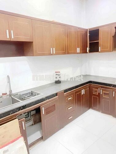 Nhà cạnh Trịnh Đình trọng-Dt:4,7x10- đúc 2 tầng- chỉ 3.xtỷ