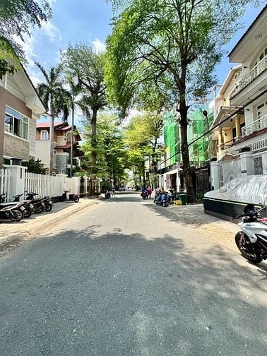 Bán đất 5x20m góc 2MT vị trí đầu KDC Bình Lợi 100m2 giá 12.3 tỷ TL