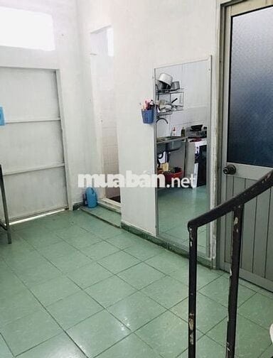 Nhà sử dụng 90m2 2P ngủ gần chợ Bình Thủy