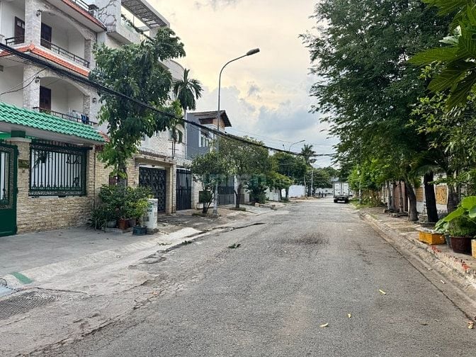 Bán đất 5x20m góc 2MT vị trí đầu KDC Bình Lợi 100m2 giá 12.3 tỷ TL