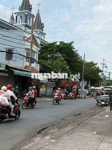 BÁN ĐẤT THỔ CƯ. XÂY DỰNG NGAY. GẦN CHỢ GẤU ĐÔNG THẠNH CŨ