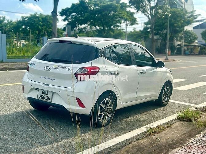 Hyundai Grand i10 2022 1.2 AT chính chủ cần bán
