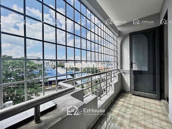 Trống Lại Căn Hộ StudiO Ban Công Full Nội Thất