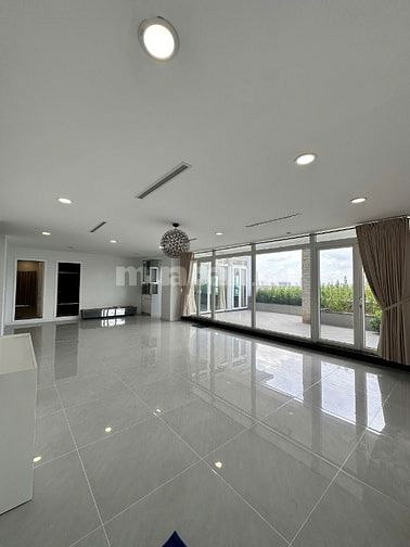 Cho thuê Penthouse cao ốc Phú Nhuận