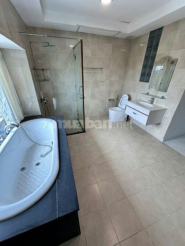 Cho thuê Penthouse cao ốc Phú Nhuận