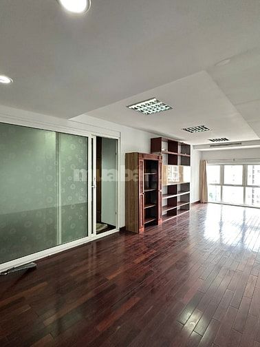 Cho thuê Penthouse cao ốc Phú Nhuận