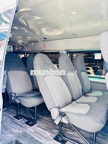 Ford Transit 2023. 1 chủ từ đầu. Sơn zin 95%