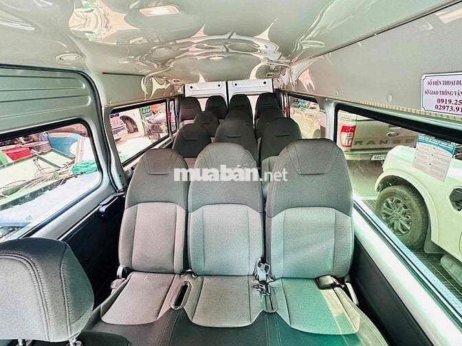 Ford Transit 2023. 1 chủ từ đầu. Sơn zin 95%