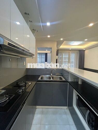 Cho thuê căn hộ Scenic Valley, PMH, Q7, THCM. 135m2. 3PN, Chỉ 27tr/th.