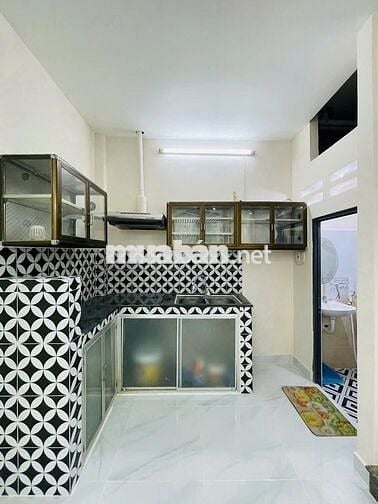 MÌNH BÁN NHÀ ĐẸP HẺM 4M LẠC LONG QUÂN, GIÁ CHỈ 4.2 TỶ
