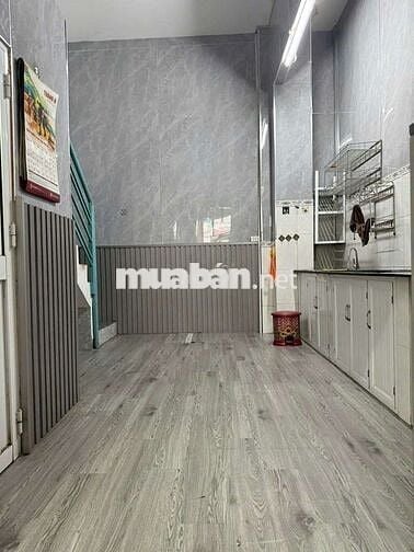 NHÀ THUÊ HẺM TẢI 9 TRIỆU CÓ SÂN THƯỢNG