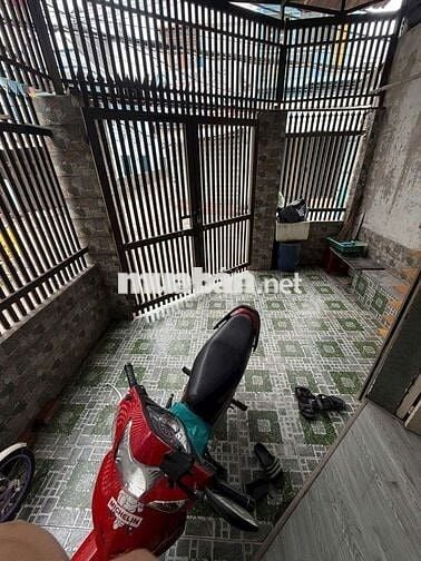 NHÀ THUÊ HẺM TẢI 9 TRIỆU CÓ SÂN THƯỢNG