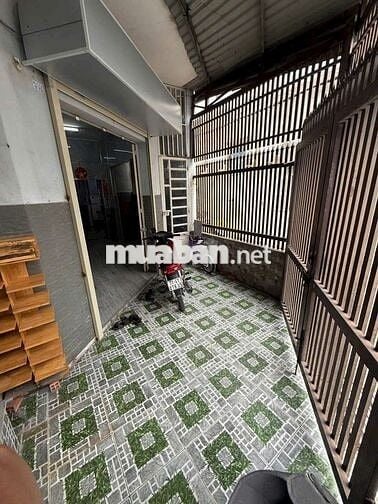 NHÀ THUÊ HẺM TẢI 9 TRIỆU CÓ SÂN THƯỢNG