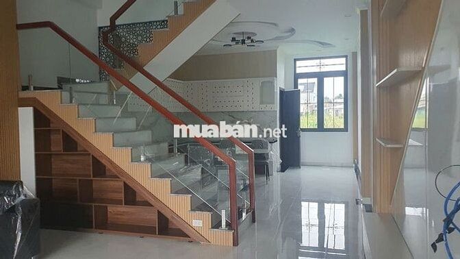 nhà phố SHR,chốt 2,4ty vay 70%=1.680tr cầu vượt Nguyễn Văn Linh 10p