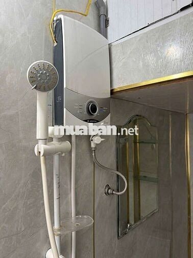 NHÀ THUÊ HẺM TẢI 9 TRIỆU CÓ SÂN THƯỢNG