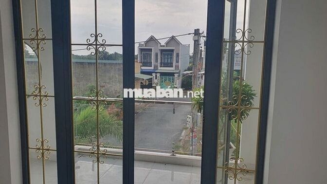 nhà phố SHR,chốt 2,4ty vay 70%=1.680tr cầu vượt Nguyễn Văn Linh 10p