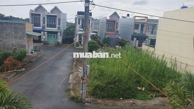 nhà phố SHR,chốt 2,4ty vay 70%=1.680tr cầu vượt Nguyễn Văn Linh 10p