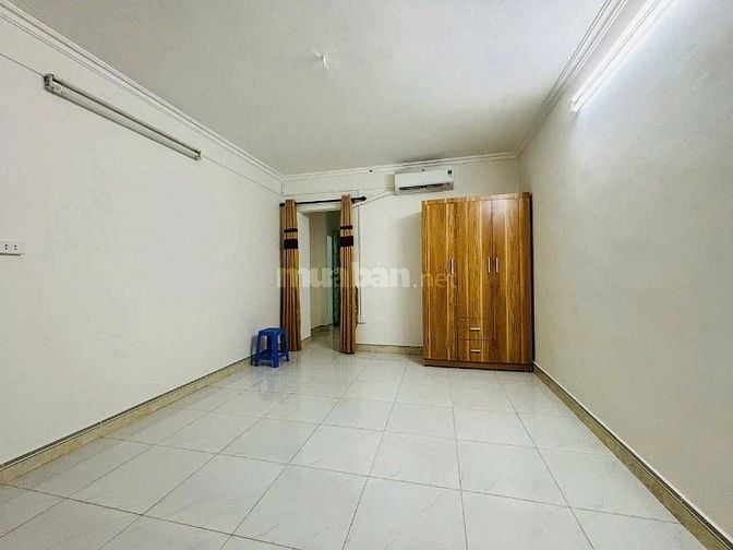 Tôi bán CHTT (Tầng 2) phố Vạn Bảo - Ba Đình giá 4.29 Tỷ, 65m2. 2N+VS