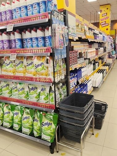 TUYỂN NHÂN VIÊN BÁN HÀNG -LÀM KHO QUẬN 8