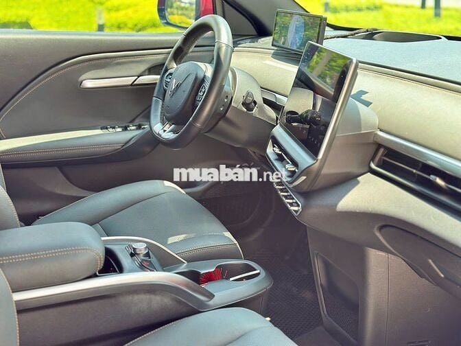 Vinfast VF6 Plus 2024 màu đỏ