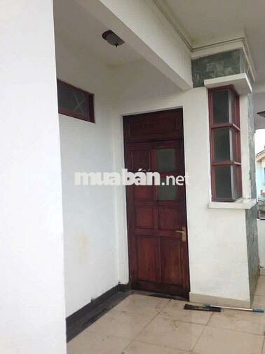 Cho thuê biệt thự hoàng hải hóc môn 700m2, 2 lầu , đường container
