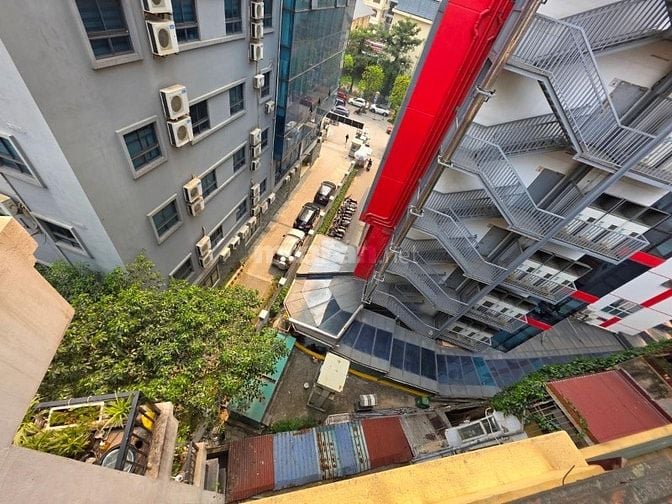Mạc Thái Tổ,106m 6tầng, 2 ô tô tránh đỗ ,vào nhà. Giá 31,5 tỷ có TL.