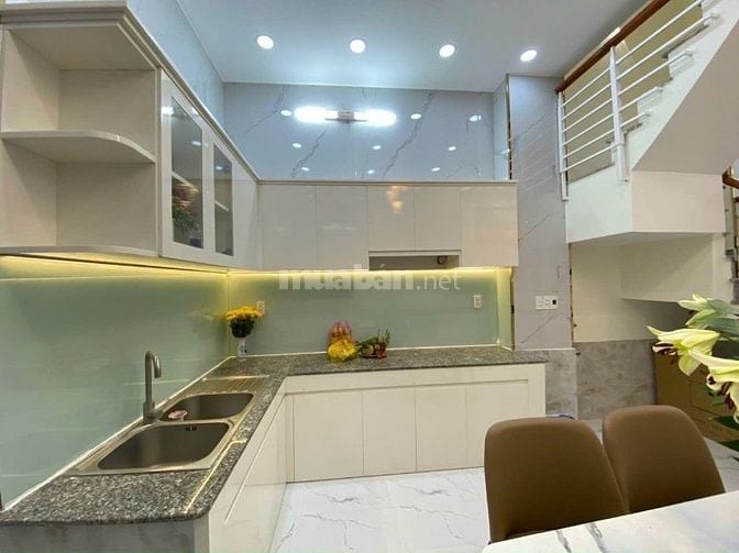 Bán nhà Phạm Hữu Chí, P12, Q5 – Giá 5 tỷ – Sổ hồng riêng, khu dân cư a