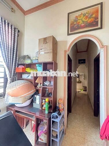 NHÀ CHÍNH CHỦ GỬI BÁN - MẶT TIỀN TIỀN LÂN - NGAY ỦY BAN XÃ BÀ ĐIỂM