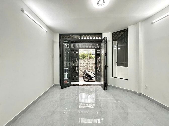 Nhà đẹp hẻm xe hơi đường Lê Quang Định, Bình Thạnh, SHR giá 3 tỷ 790TL