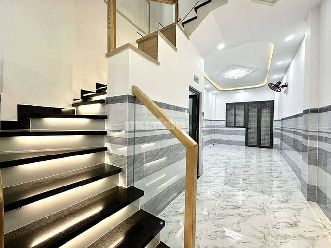 Hẻm 5m Phan Xích Long P1 gồm 1trệt 2lầu sân thượng, số hồng riêng 