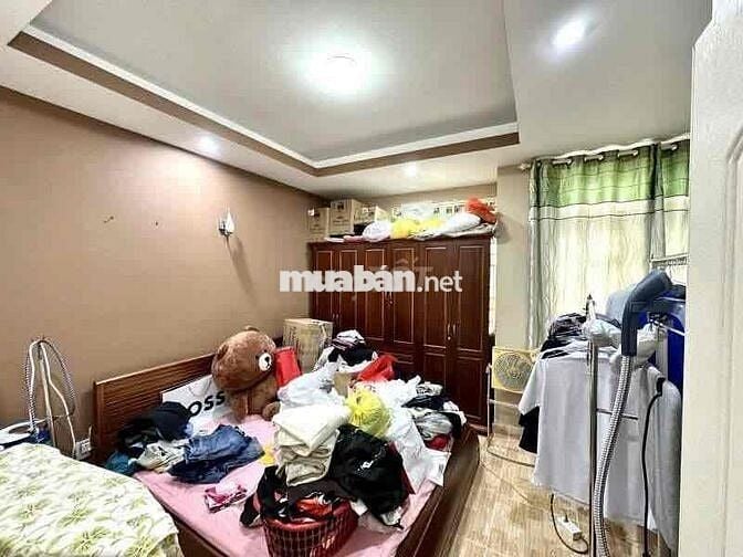 Khu VIP Hoàng Hoa Thám – Nhà Vuông Vức – 4PN + Sân Thượng – Chỉ 8.x Tỷ