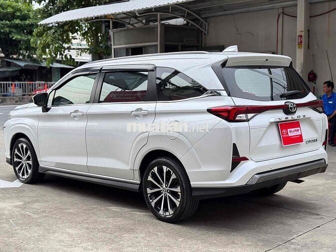 Toyota Veloz Cross Top 2023 - 79300 km