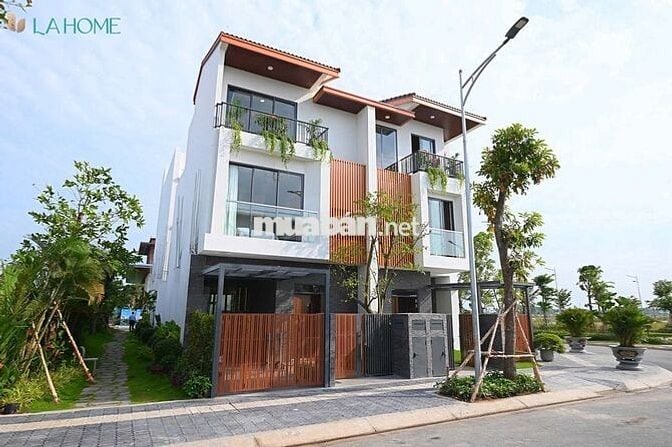Chính chủ bán nhà 3 lầu tại khu sinh thái LA Home liền kề Bình Chánh