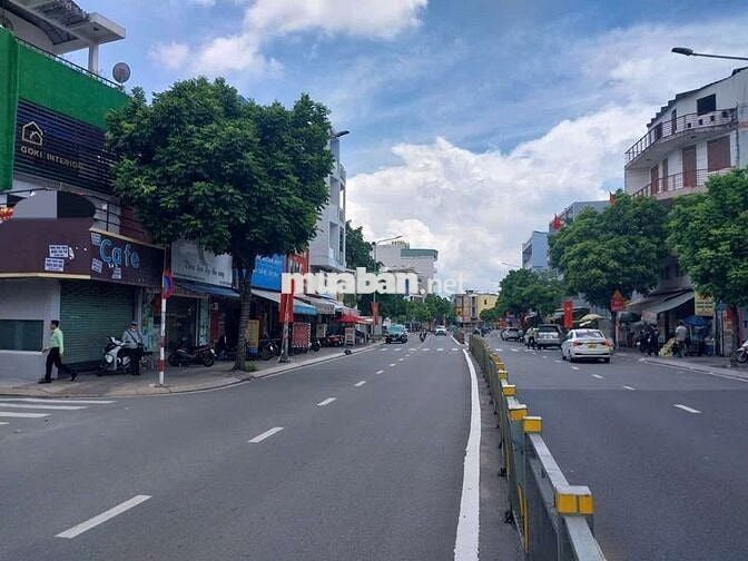17 TỶ GÓC 2MT 🚀🚘🚀🚀
MTKD LUỸ BÁN BÍCH NGAY CV ĐẦM SEN