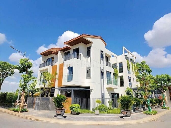 Chính chủ bán nhà 3 lầu tại khu sinh thái LA Home liền kề Bình Chánh