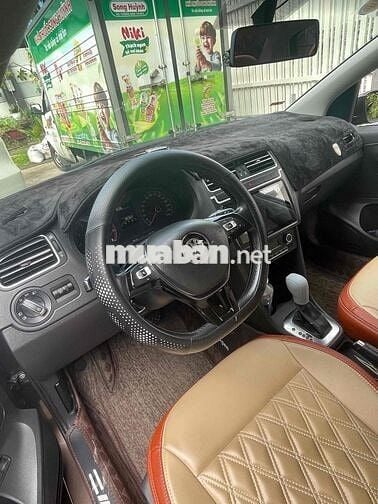Volkswagen Polo 2016 1.6 sedan - 140000 km
