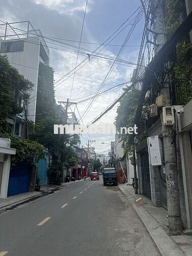 Cho thuê nhà mặt tiền 104 Nguyễn Cửu Vân. 2 tầng giá thuê 30tr/ tháng