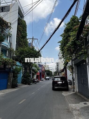 Cho thuê nhà mặt tiền 104 Nguyễn Cửu Vân. 2 tầng giá thuê 30tr/ tháng
