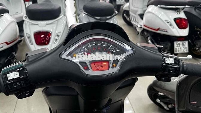 Vespa Sprint Full đen nhám BSTP ngay chủ