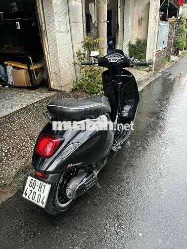 VESPA SPRINT 125 ABS ĐEN BÓNG