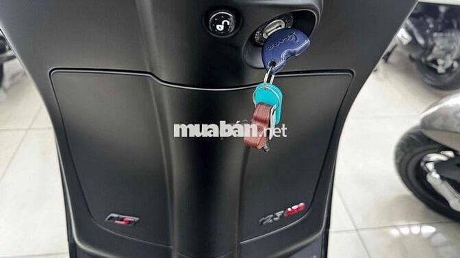 Vespa Sprint Full đen nhám BSTP ngay chủ