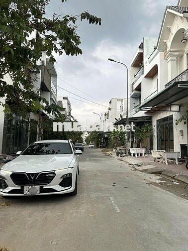 CẦN BÁN NHÀ 2 TẦNG MẶT TIỀN ĐƯỜNG 7A KHU VĂN HÓA TÂY ĐÔ