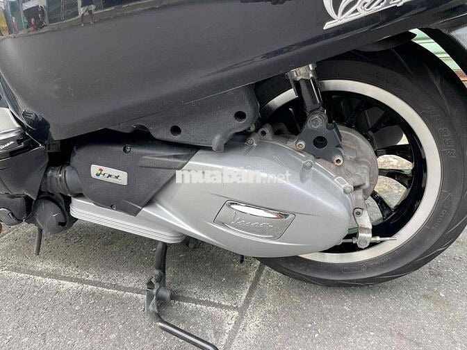 VESPA SPRINT 125 ABS ĐEN BÓNG