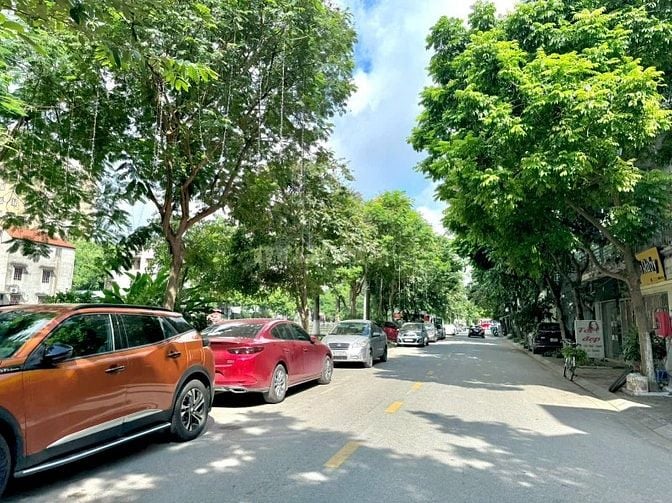 Hoa hậu Giang Biên, 2 oto tránh, Gần hồ Dt 90m2 MT 4.7m