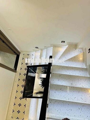 BÁN NHÀ MỚI XÂY KHU VIP QUẬN 3 - FULL NT CAO CẤP - SỔ VUÔNG -HẺM THÔNG