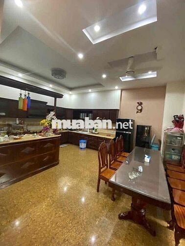 BIỆT THỰ CHÂU ÂU NGAY TRUNG TÂM DĨ AN – GIÁ CHỈ 8 TỶ 500. SÂN XE HƠI 7